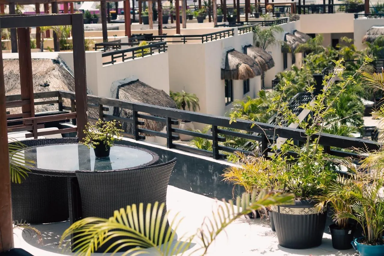 Aldea Thai Playa del Carmen Apartahotel